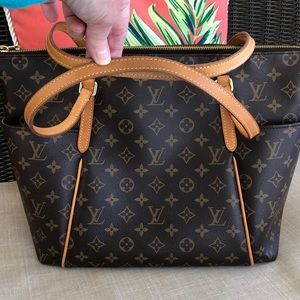 Louis Vuitton Totally MM Tote